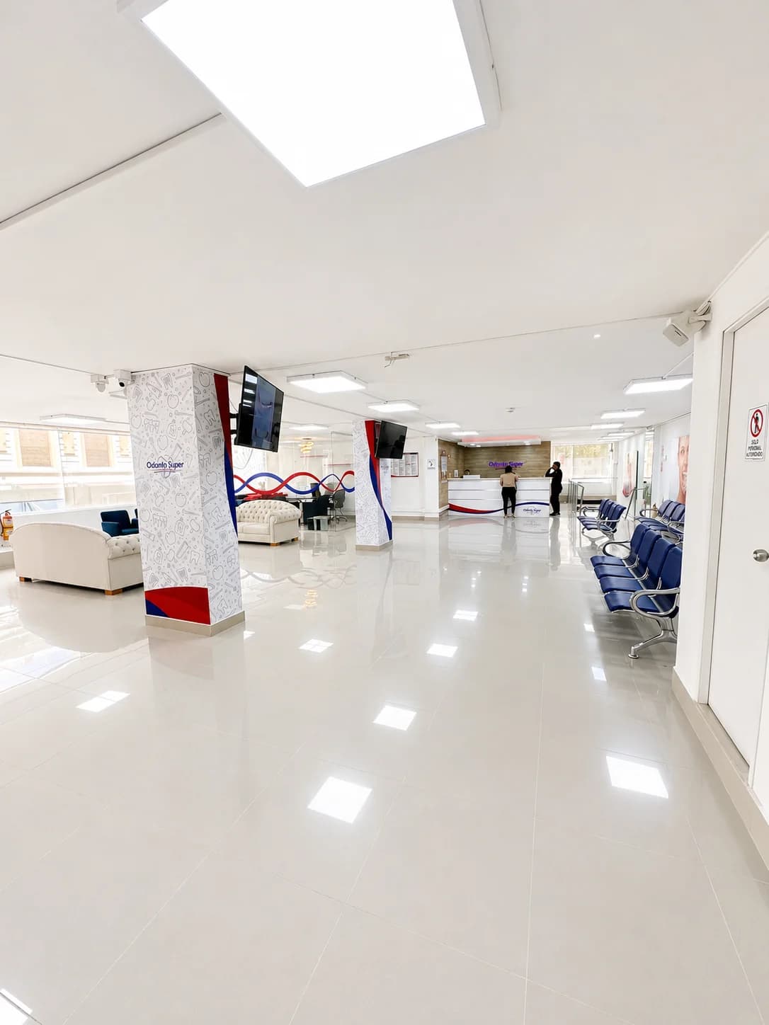 Clinical floor at our Medellín clinic, Odontológica Súper.