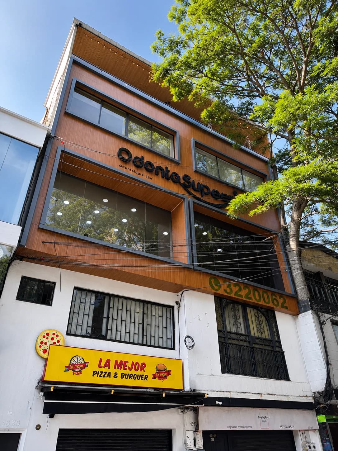 Exterior of our Medellín clinic, Odontológica Súper. This image shows the location, not an implant procedure or result.