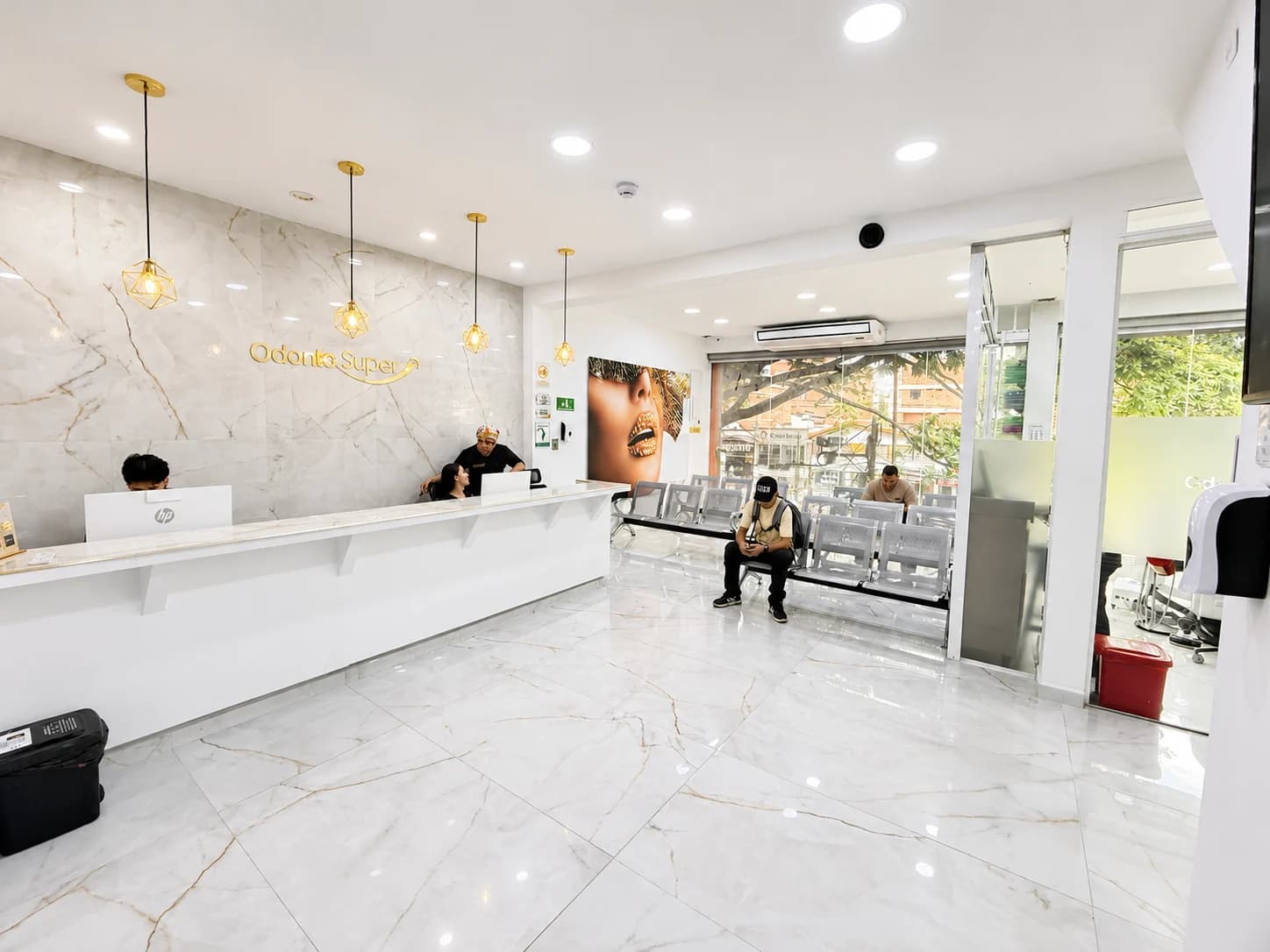 Reception at our Medellín clinic, Odontológica Súper, not a clinic in Costa Rica.