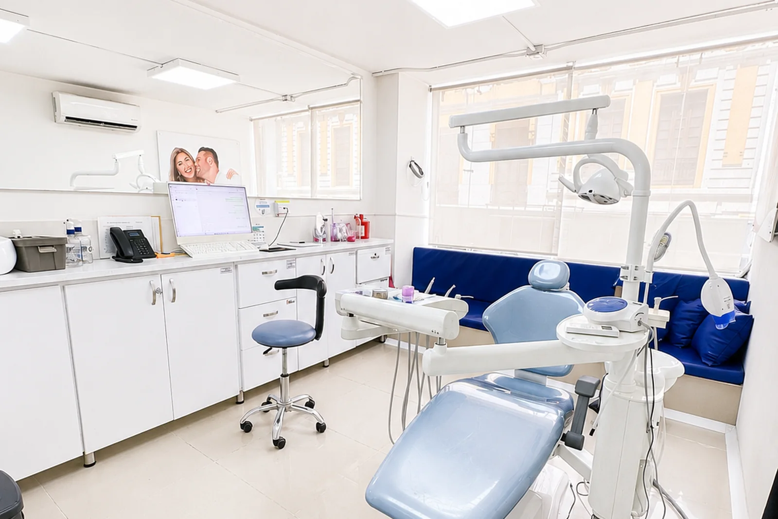 Treatment room at our Medellín clinic, Odontológica Súper.