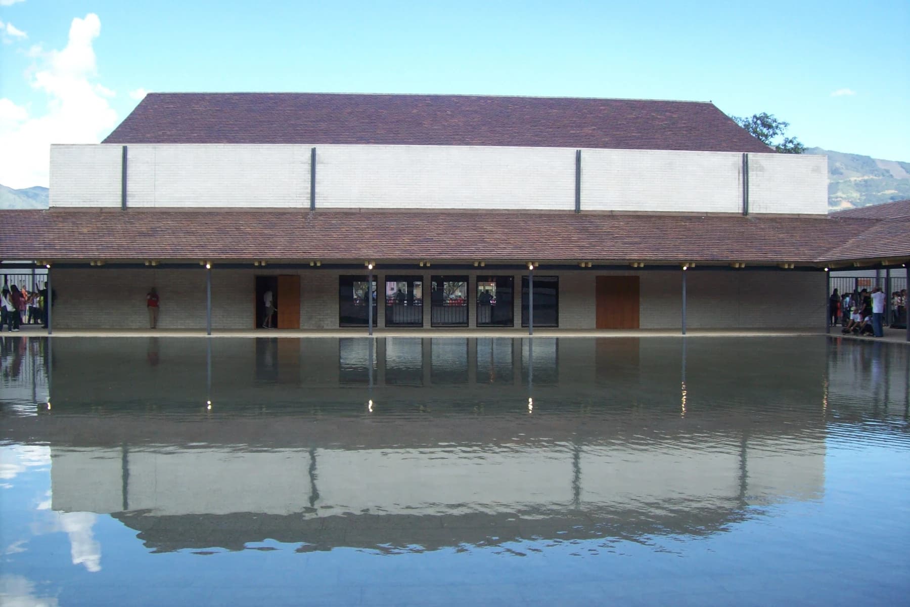 Parque Biblioteca Belén and its reflecting pool in Belén, Medellín.