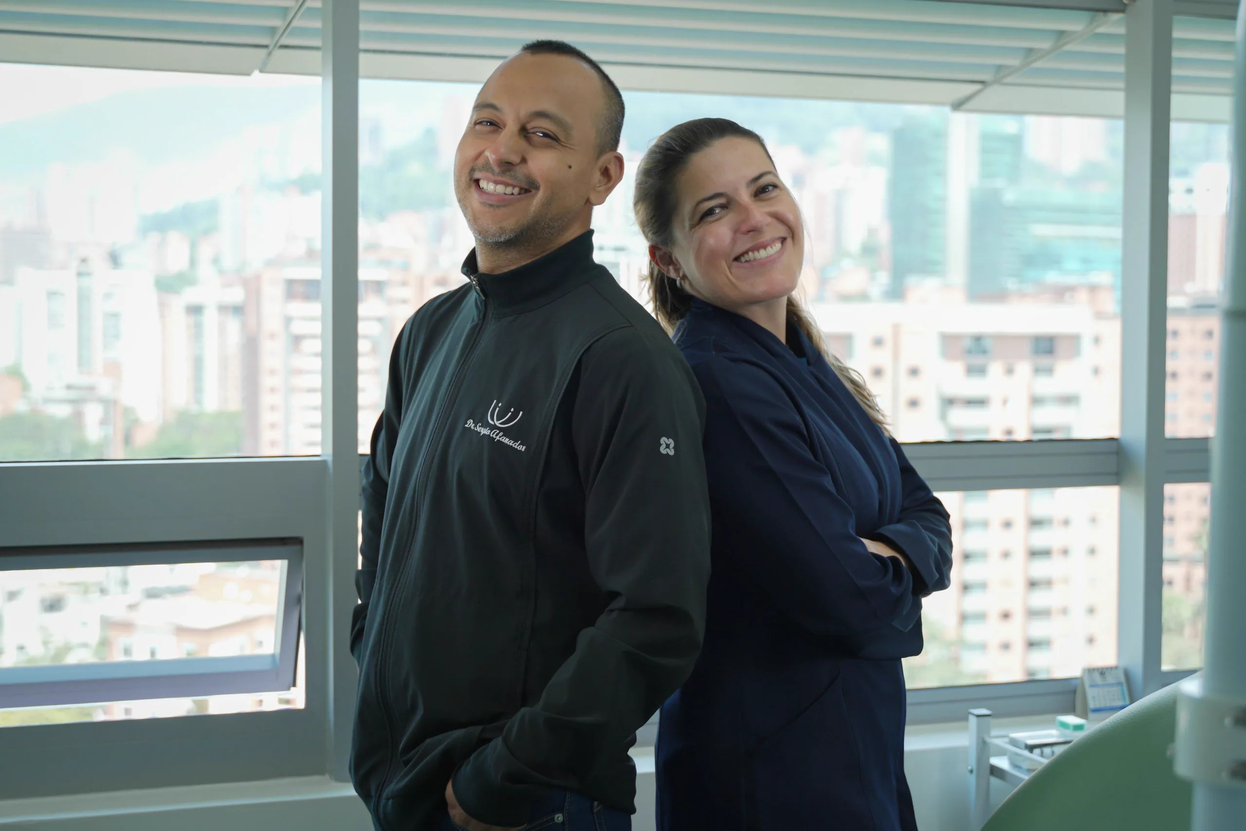 Dra. Sharon and Sergio in a WalDoc Dental Art treatment room